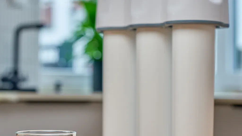 Sól tabletkowa do uzdatniacza. Dlaczego tania sól z marketu może zniszczyć stację?